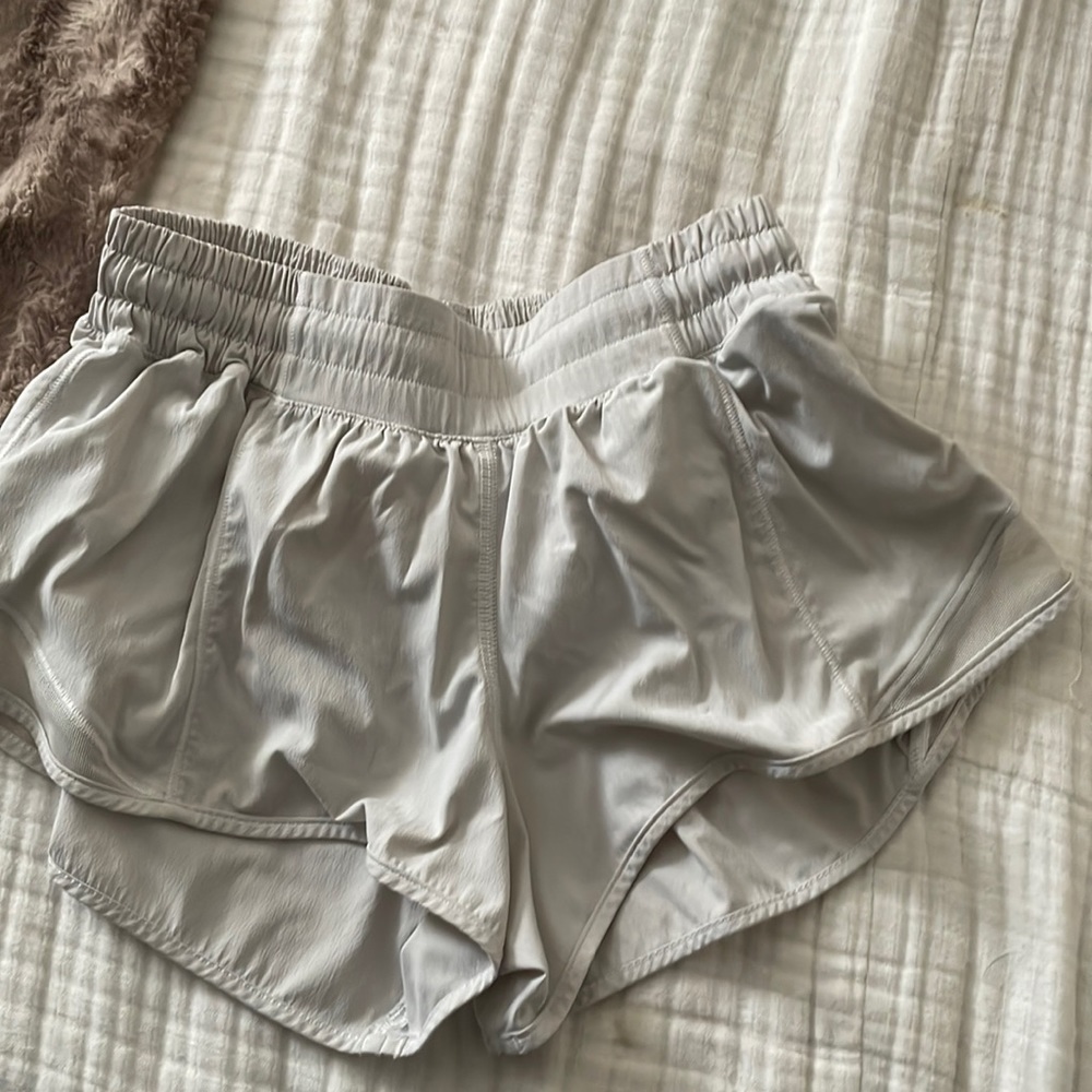 Lulu shorts light gray